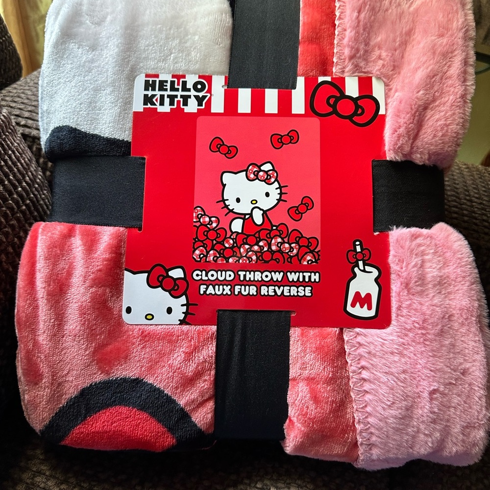 Hello kitty throw